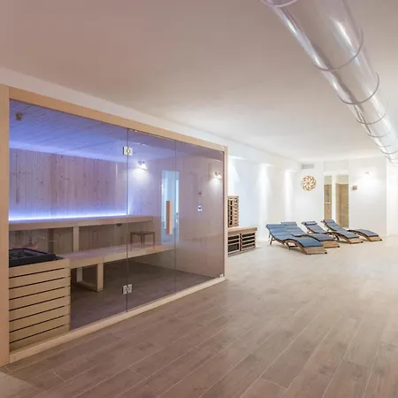 Apartment In With Heated Swimming Pool
