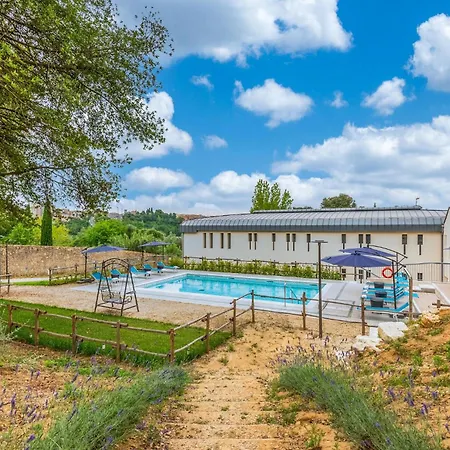 In With Heated Swimming Pool Apartment *