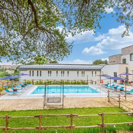 In With Heated Swimming Pool Siena